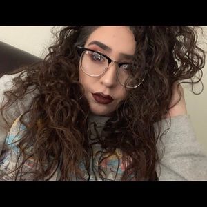 Meet your Posher, Samira